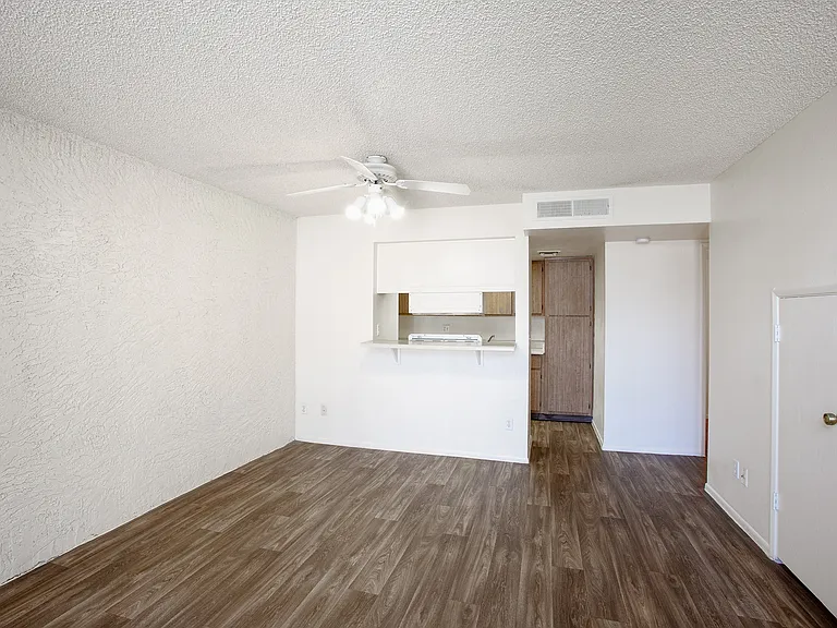 Townhomes on the Park Apartment Homes — Photo 11