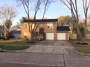 456 E Castle Harbour Dr, Friendswood, TX 77546