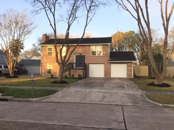 456 E Castle Harbour Dr, Friendswood, TX 77546