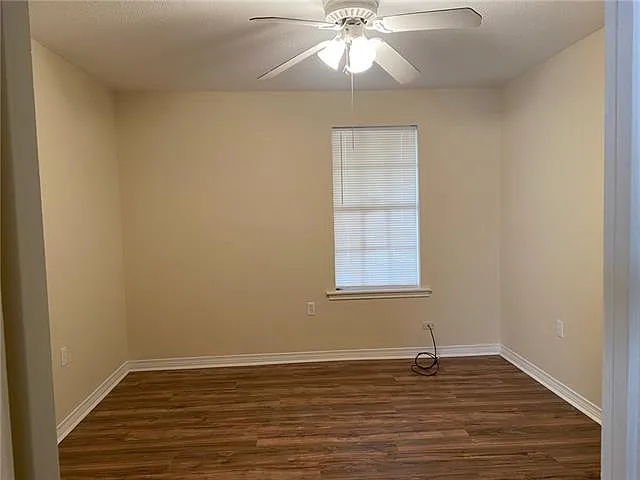 943 N Magnolia St — Photo 6
