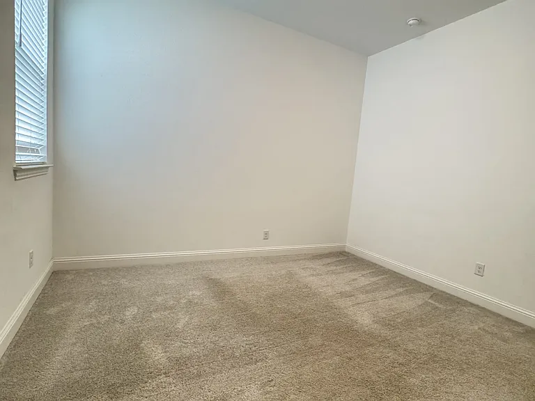 4516 Hammerstein Blvd — Photo 54