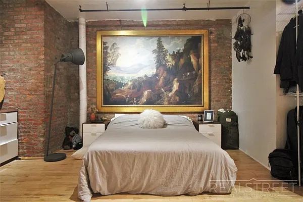 Rented by Real Street Inc | media 9