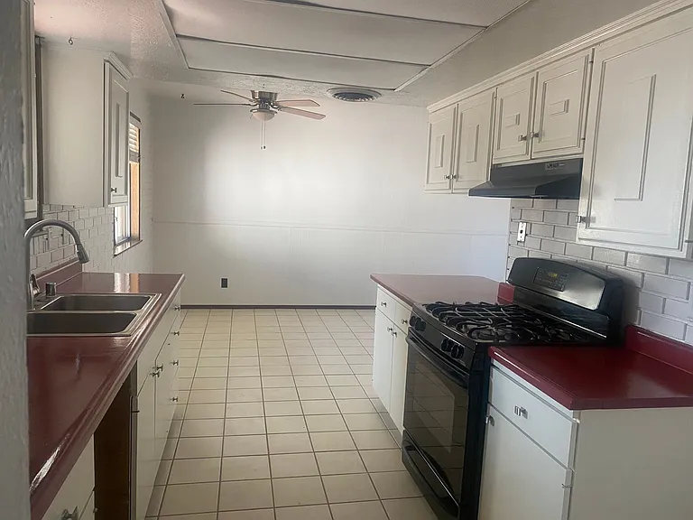 1733 Aspen Ave — Photo 15