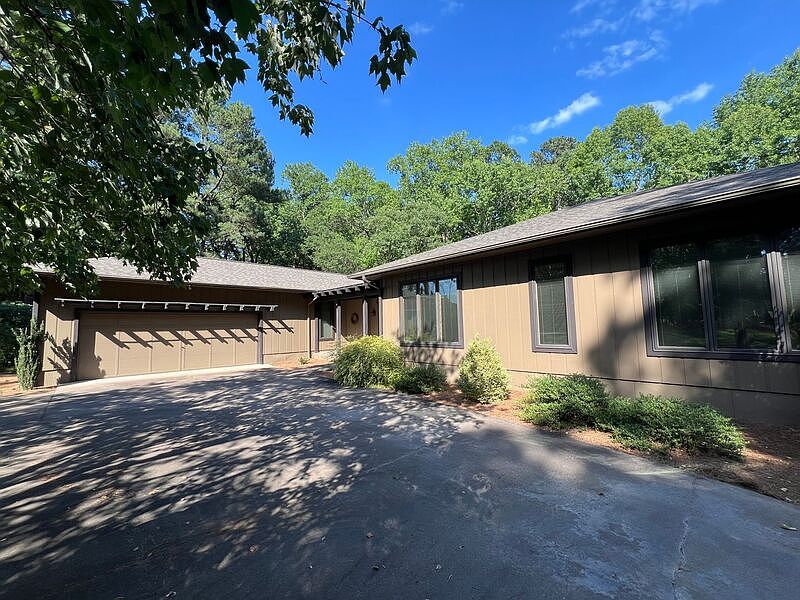 1st image of 3005 Hickory Tree Pl