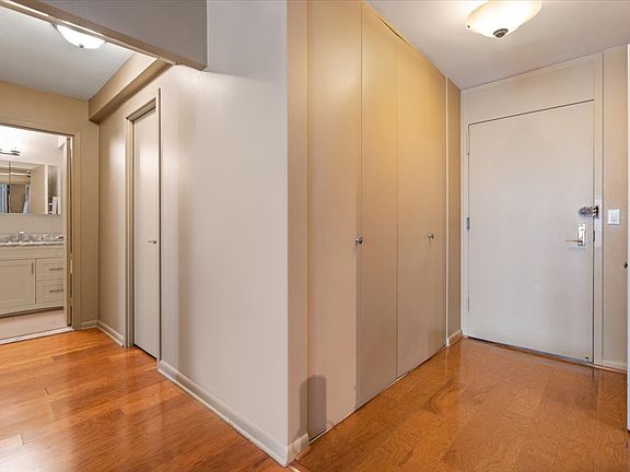 4th image of 2800 N Lake Shore Dr APT 807