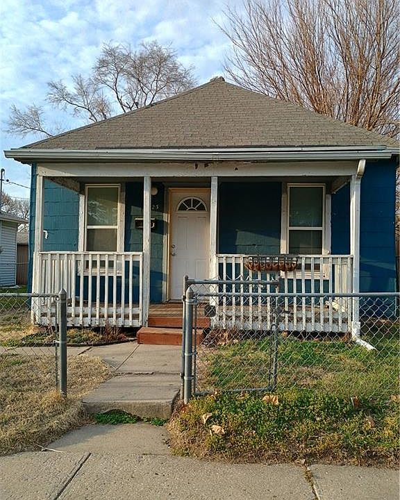 1st image of 123 W Valley St