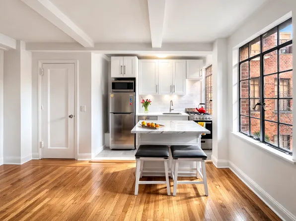 333 East 43rd Street image 1 of 10