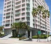 Marbella Condo — Photo 2