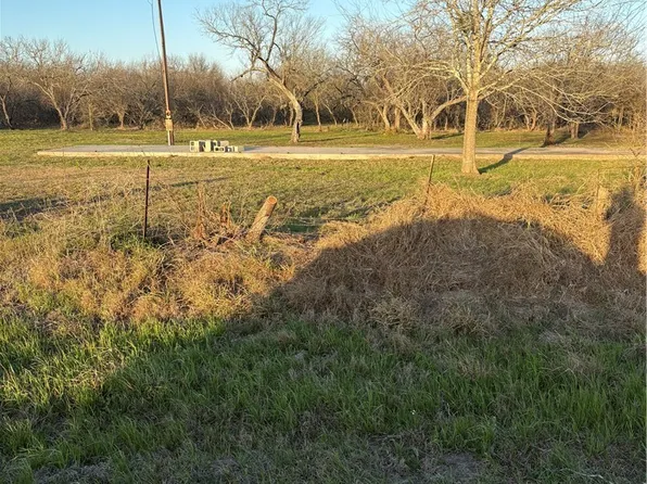 1683 Kemper City Rd W, Victoria, TX 77905