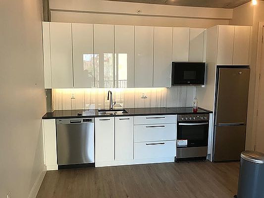 1st image of 889 Myrtle Ave #2