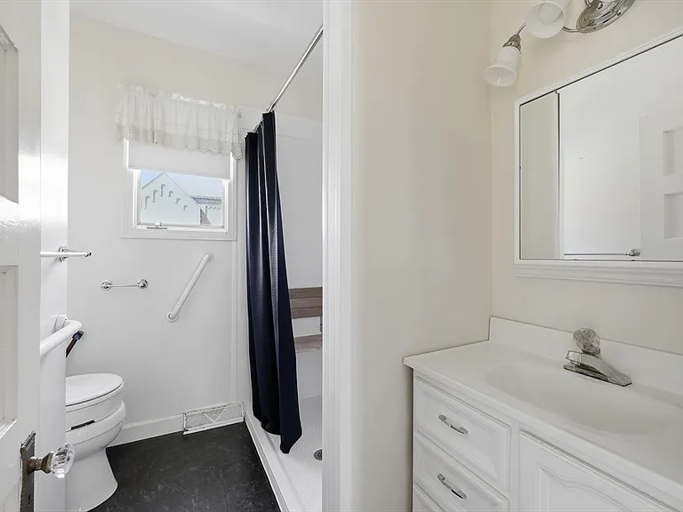 367 Broadway St #1 — Photo 12