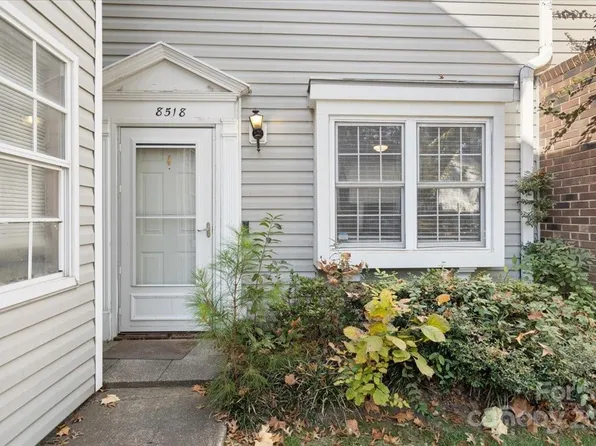 8518 Castle Pine Ct, Charlotte, NC 28226