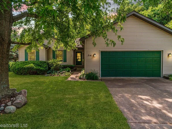 716 Wood St, Stockbridge, MI 49285