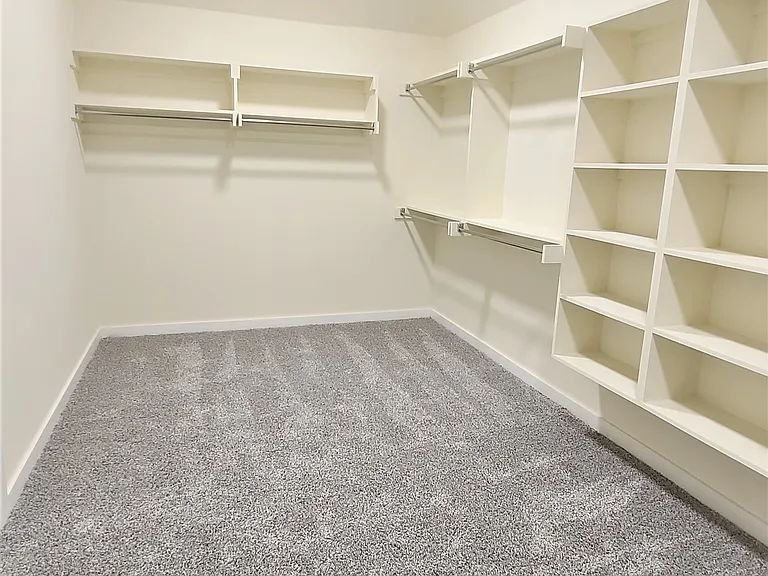 108 Tralee Ct — Photo 35