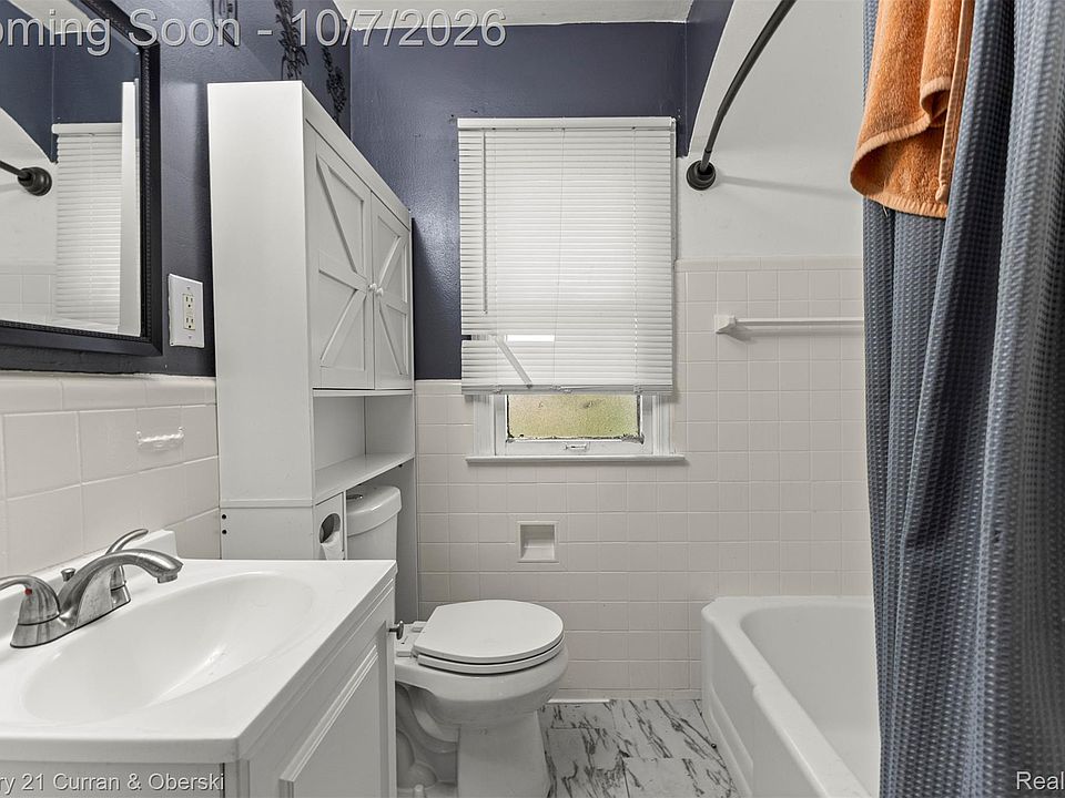 26016 Pennie St, photo 9