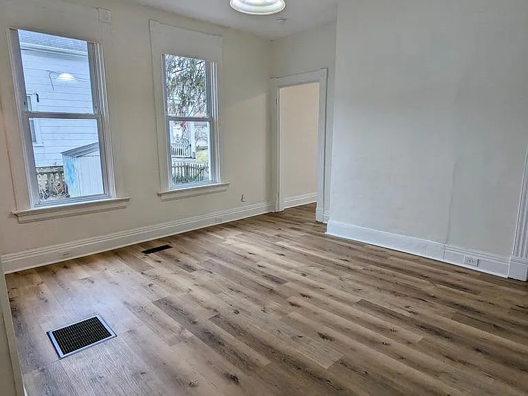 1712 Sherman Ave — Photo 7