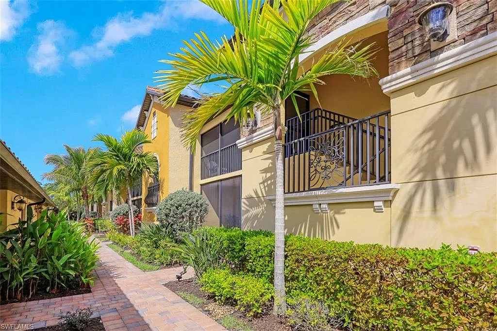 2 bed, 2.0 bath, 1661 sqft, $8,700 — Photo 1