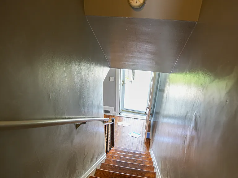 833 E Cold Spring Ln — Photo 16