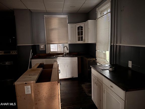 4th image of 2111 5th Ave