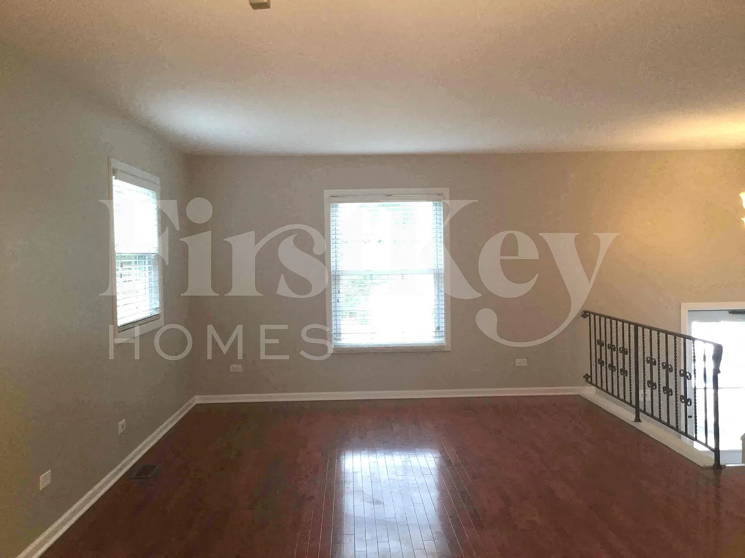 3 bed, 2.0 bath, 1072 sqft, $2,665 — Photo 2