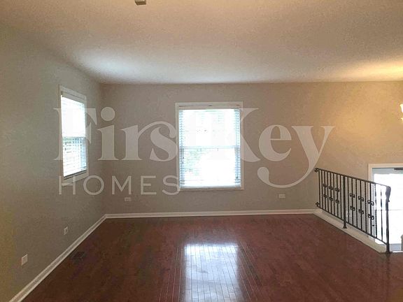 2nd image of 100 Shadywood Ln