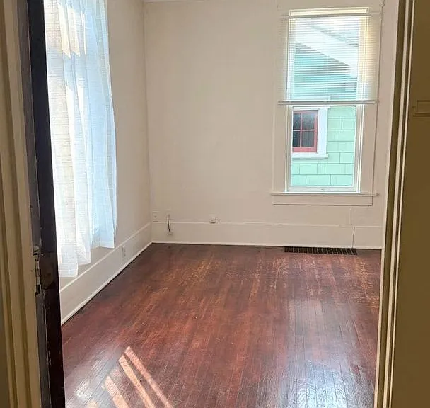 801 E North St #L — Photo 15