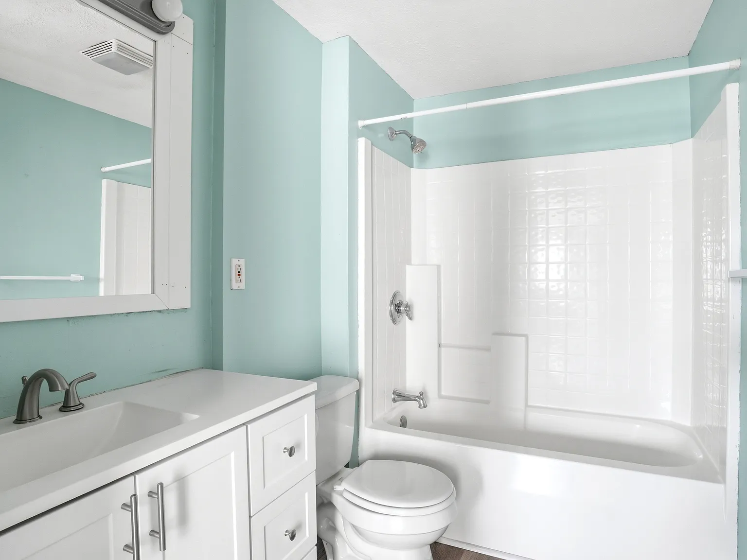 3 bed, 1149 sqft, $1,700 — Photo 4