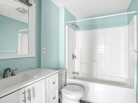 4th image of 5133 Hunter Ave #2