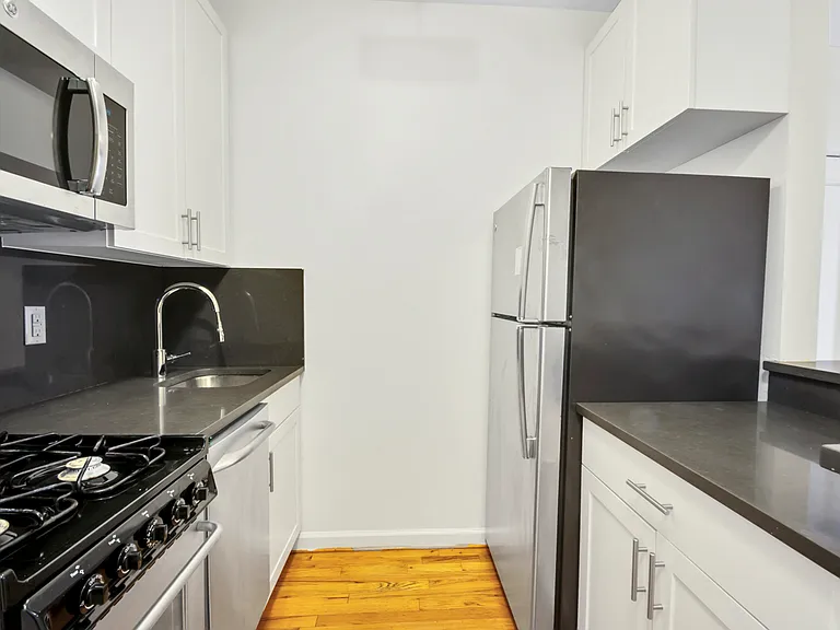 1167 2nd Ave #4S — Photo 1