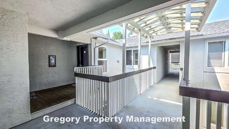 1 bed, 1.0 bath, 649 sqft, $1,795 — Photo 3