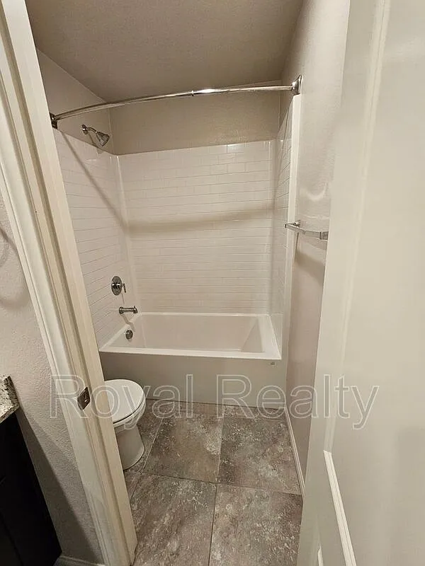1 bed, 1.0 bath, $700 — Photo 3