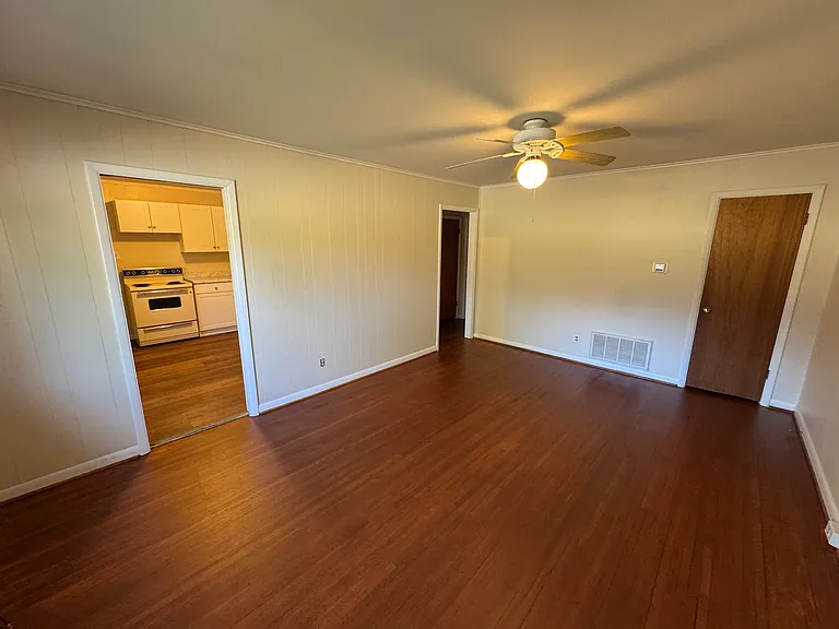 3519 Kavanaugh Blvd — Photo 5