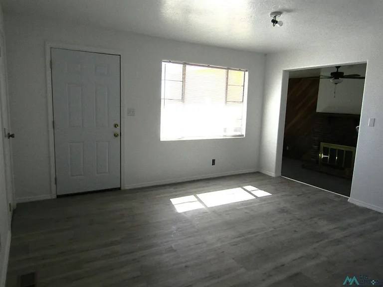 3710 W Grand Ave — Photo 2