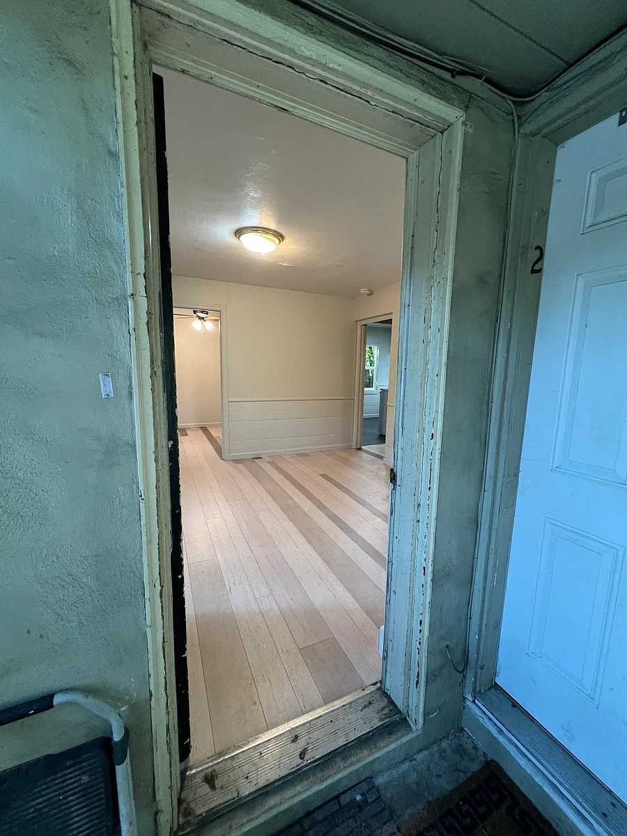 Building Photo - 705 Canal St #1