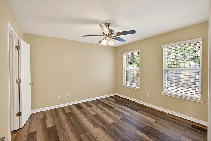 10261 English Manor Dr — Photo 15