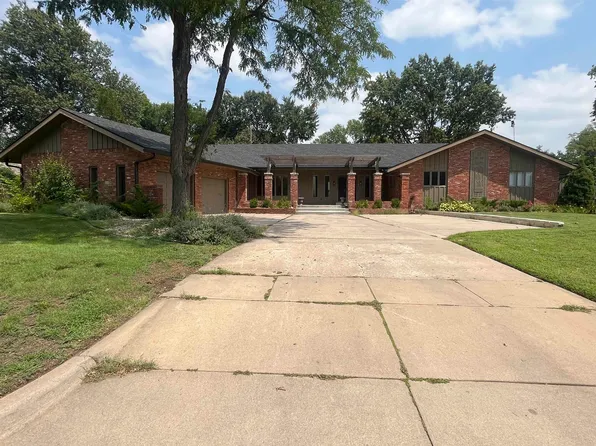 1308 N Willow Ln, Wichita, KS 67208