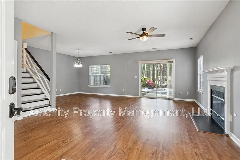 3 bed, 2.5 bath, 1781 sqft, $2,550 — Photo 3
