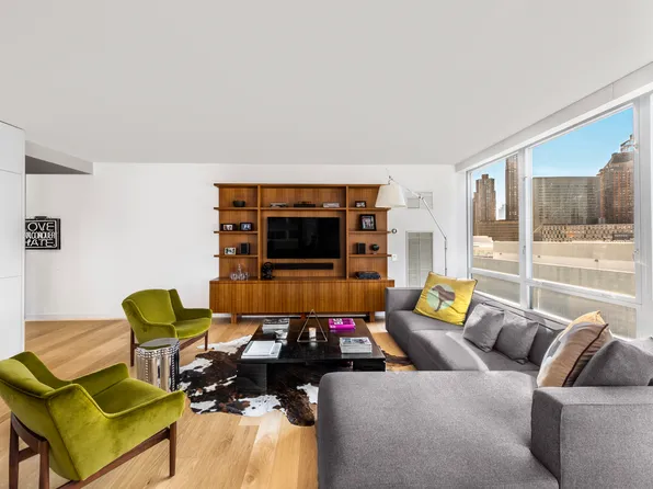 150 Columbus Avenue image 2 of 18