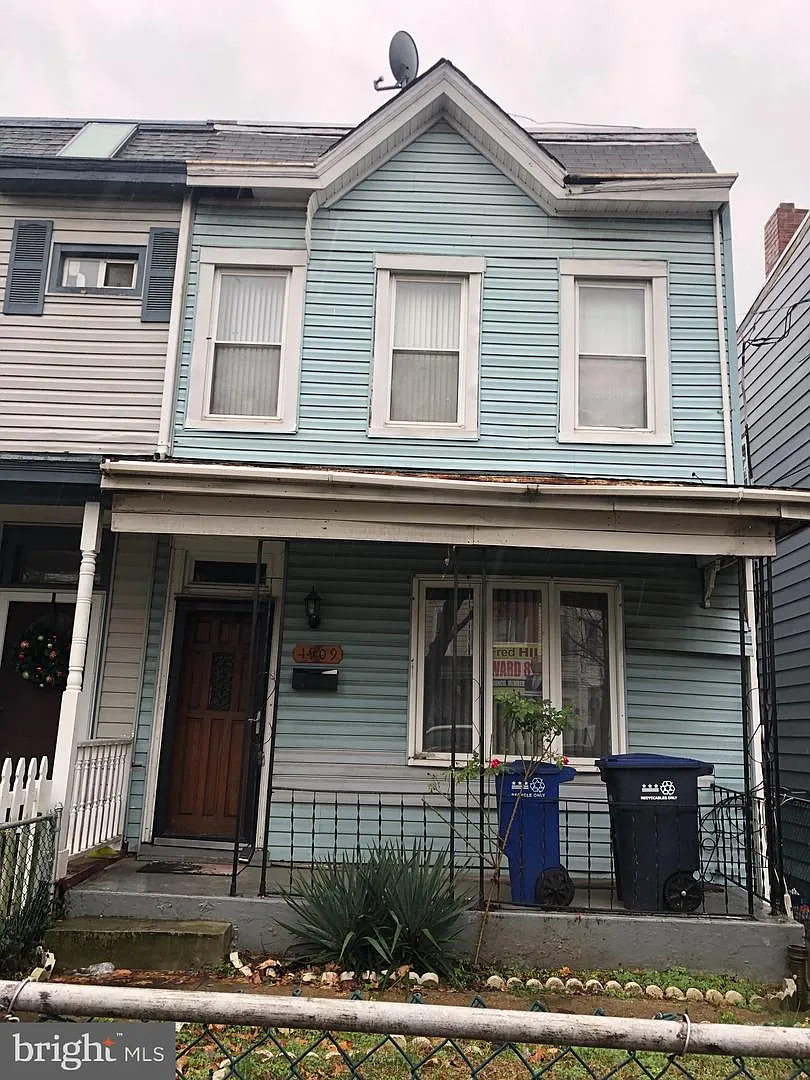 1909 17th St SE photo 1