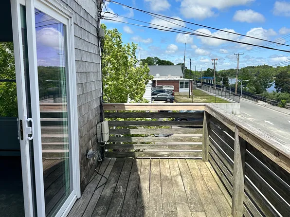257 Main St APT B, Wareham, MA 02571