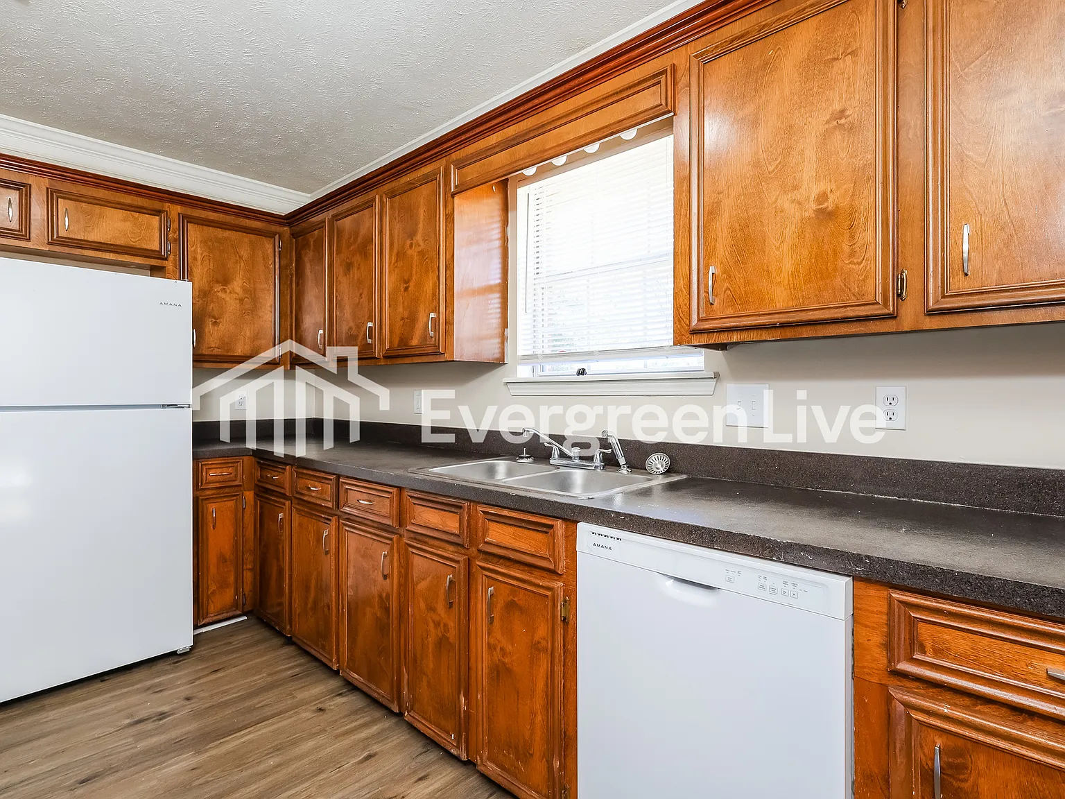 3 bed, 2.0 bath, 1300 sqft, $1,645 — Photo 4