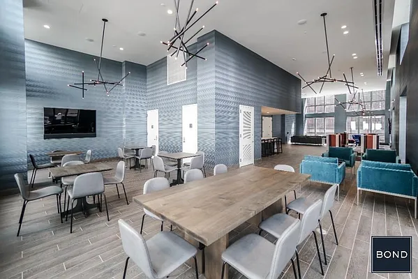 Rented by Bond New York | media 5