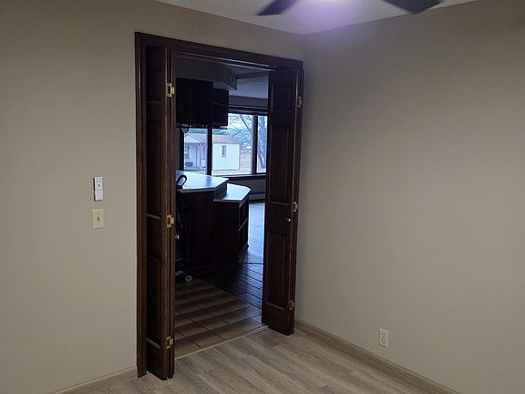 3rd image of 267 Ridge Rd #2