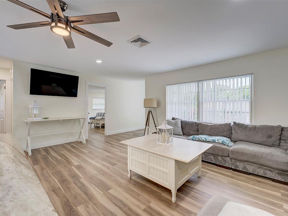 1st image of 4645 NE Dudley Circle