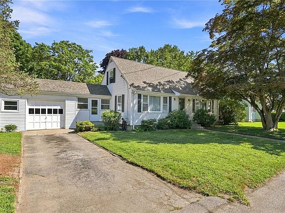 2nd image of 12 Rollins Rd