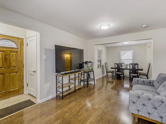 3rd image of 245 Whitehall Ave