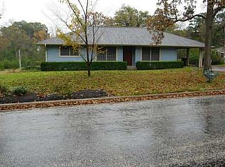 721 Inwood Dr, Bryan, TX 77802