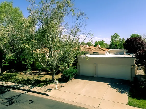11208 Country Clb NE, Albuquerque, NM 87111