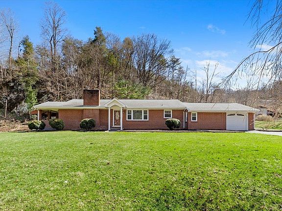 3rd image of 1961 Wolf Creek Rd