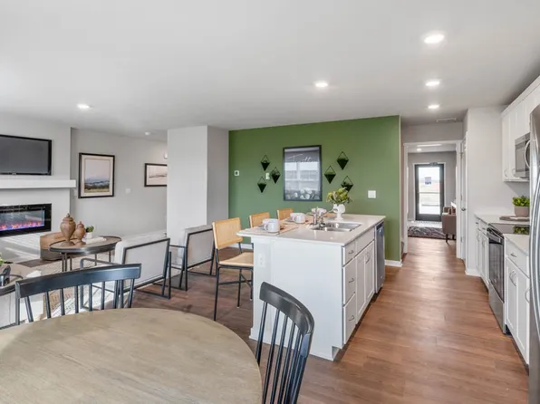 4579 SE Rockford Ave, West Des Moines, IA 50265